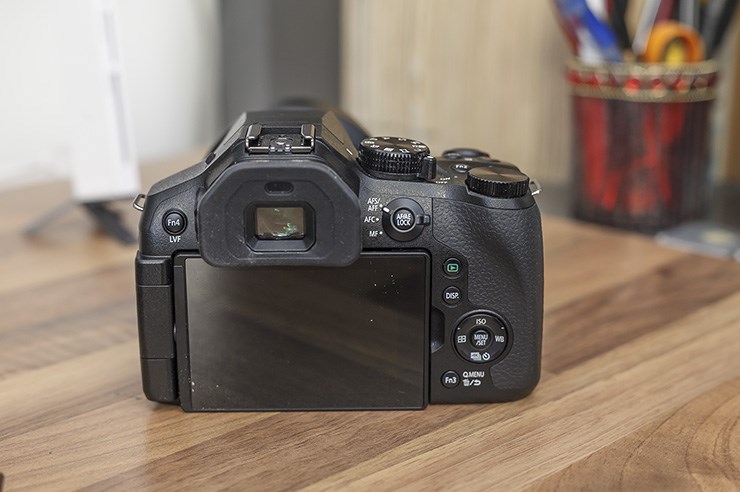 Panasonic-Lumix-FZ300-test-recenzija_3.jpg